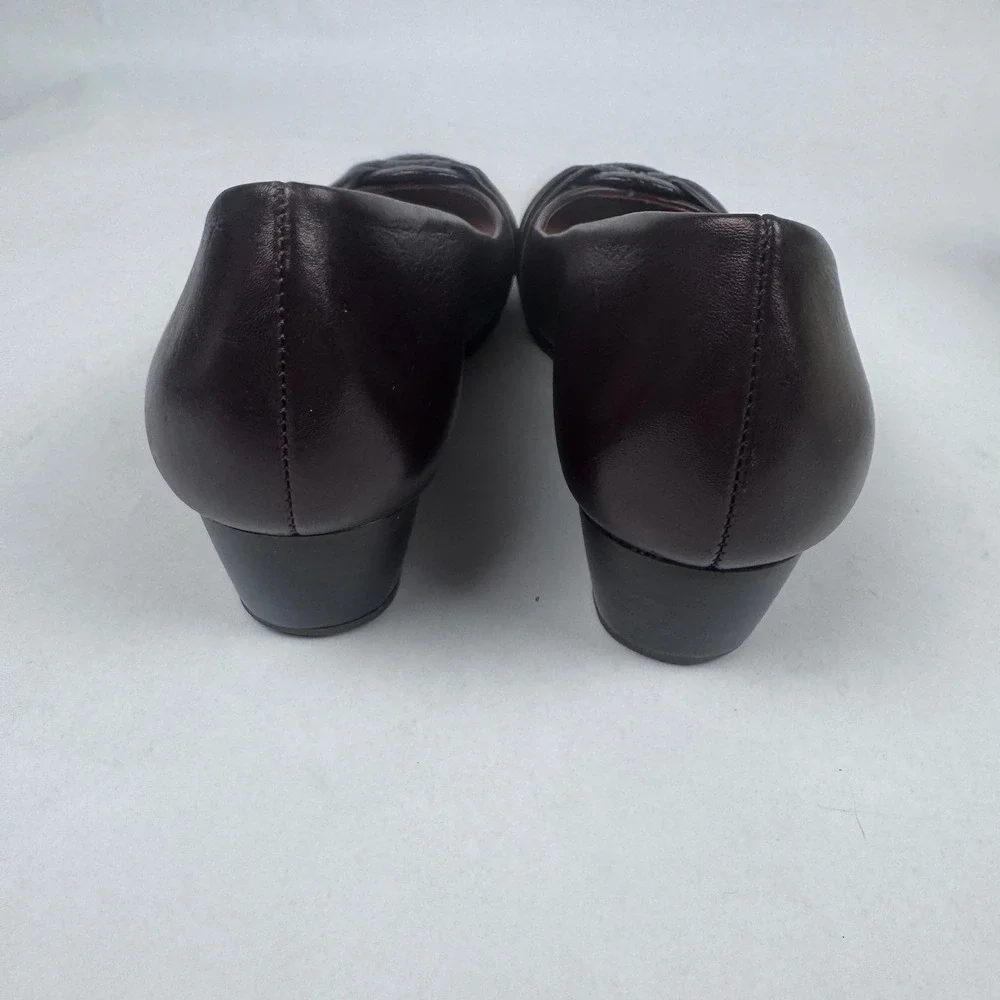 Nurture Women's 8 Hershey Brown Flats With Box